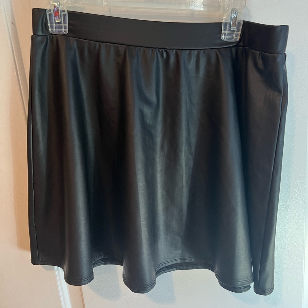 Charlotte Russe Black Faux Leather Skirt NBW XL